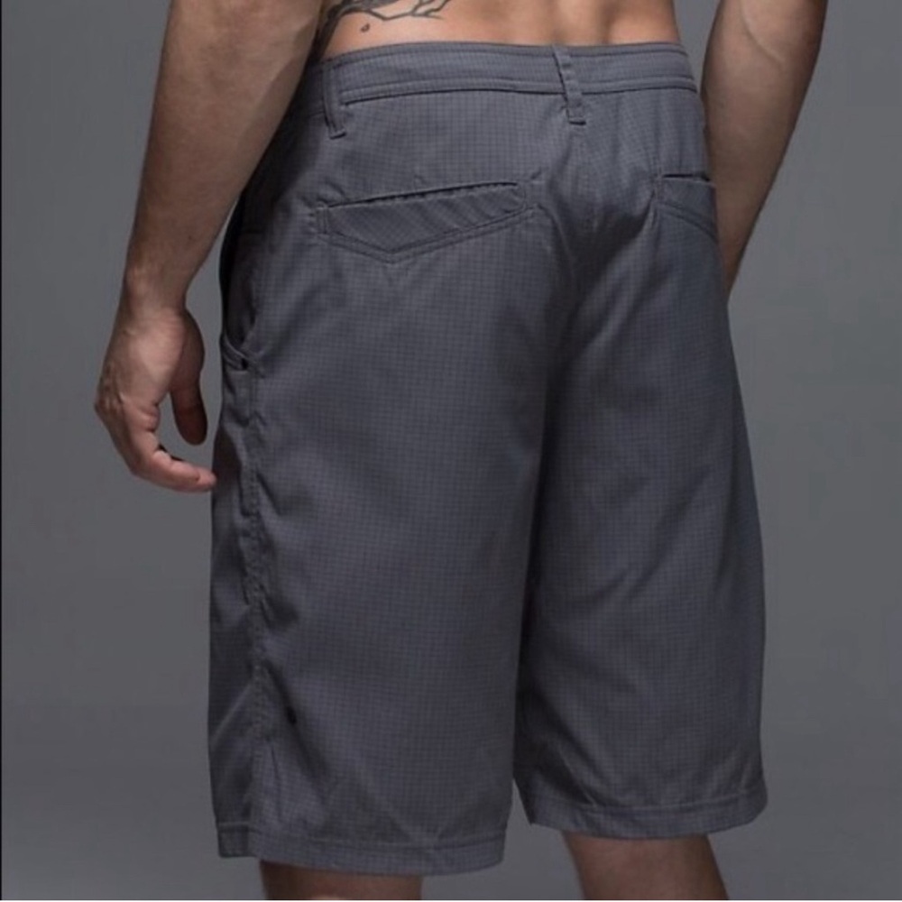 LULULEMON Men's Kahuna Seersucker Striped Golf Shorts Size 38 Outdoor - Picture 3 of 16